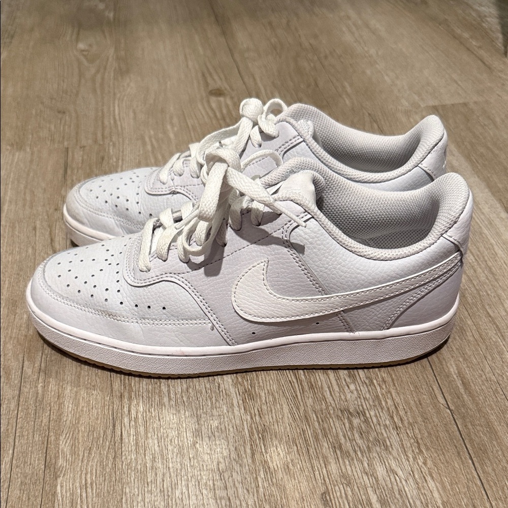 Nike gray & White Low-Top Sneakers
